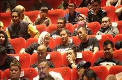 Rayakan Hari Buruh Internasional, Muspida Karawang Nonton Bareng Buruh