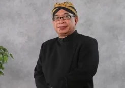 Membaca Buku Dunia dan Indonesia