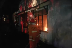 Si Jago Merah Mengamuk, Gudang Mebel di Simalungun Luluh Lantak