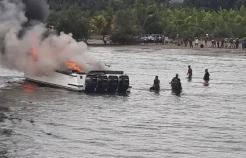 Diduga Korsleting, Kapal Motor Bupati Teluk Wondama Papua Meledak, 1 Tewas dan 2 Kritis
