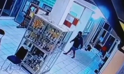 Terekam CCTV Curi 4 HP di Kampus UIN Imam Bonjol, Resedivis Tak Berkutik Ditangkap Polisi