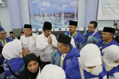 367 Jemaah Calon Haji Diberangkatkan dari Embarkasi Batam