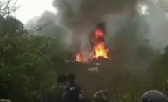 BREAKING NEWS! Helikopter Jatuh dan Terbakar di Area Perkebunan Rancabali Bandung