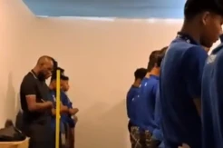 Salat Magrib Berjamaah, Eric Abidal Jadi Makmum Bersama Timnas Indonesia U-16