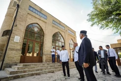 Kunjungi Uzbekistan, Sandiaga Singgah di Masjid Tempat Soekarno Salat di Kota Tashkent