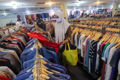 Pedagang Baju Bekas Impor Janji Bayar Pajak Asal Thrifting Dilegalkan