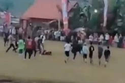 Suporter Hajar Wasit di Lapangan, Polisi Letuskan 3 Kali Tembakan