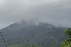 Gunung Karangetang Alami 24 Gempa Guguran, Waspadai Awan Panas