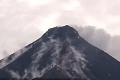 Muncul Asap Putih di Kawah Gunung Karangetang, Warga Diminta Waspadai Luncuran Lava