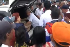 Meriah! Warga Bitung Serbu Sembako Gratis Partai Perindo