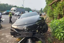 Mobil Listrik Mewah...