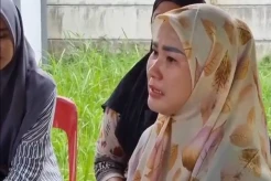 Tangis Ibu Rumah Tangga Pecah Terkena Teror Penggusuran Lahan dan Rumah di Medan