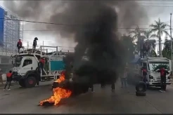 Tuntut Penuntasan Korupsi, Koalisi Mahasiswa Pangkep Blokade Jalan Trans Sulawesi