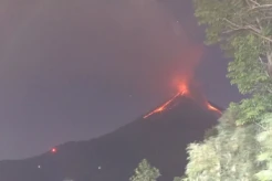Semburkan Lava Pijar, Gunung Karangetang Alami 162 Gempa Guguran
