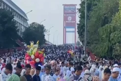 Ribuan Jemaah Padati Jembatan Ampera Palembang untuk Salat Iduladha
