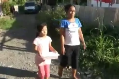 Ditinggal Bapak Tanpa Kejelasan, Gadis 10 Tahun di Bitung Banting Tulang Jualan Pisang Goreng