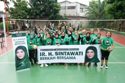 Relawan Sintawati Bagikan Sembako dan Gelar Lomba Voli di Jakarta Selatan