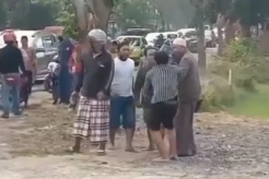 Viral! Kepergok Bawa Istri Orang, Bujangan Dikeroyok di Jalan