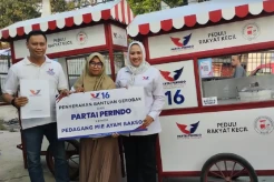 Partai Perindo Wujudkan Mimpi Resli Heni Punya Gerobak Bakso
