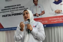 Bacaleg Perindo Vivi Sumantri Jayabaya Bagikan Gerobak dan Sosialisasi Manfaat KTA