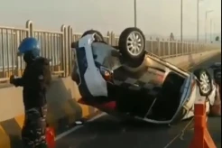 Minibus Terbalik di Jembatan Suramadu, Diduga Akibat Sopir Mengantuk