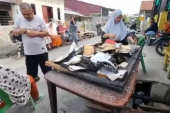 Ajaib! Al-Quran Berusia Puluhan Tahun Ditemukan Utuh di Reruntuhan Kebakaran