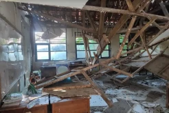 Miris! Sekolah Ambruk di Karawang Terus Terjadi, Siswa Terpaksa Belajar di Selasar
