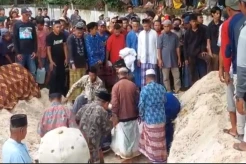 Tangis Pecah di Buton Tengah, 15 Korban Kapal Tenggelam Dimakamkan dalam 1 Liang