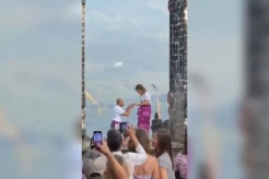 Viral Pasangan Bule Ciuman Mesra di Pura Lempuyang Bali, Begini Respons Bendesa Adat Purwayu