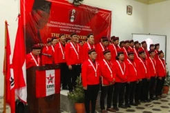 Mengenal GMNI Organisasi...