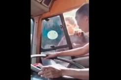 Preman Bertato Garang Palak Sopir Truk saat Melaju Kencang, Akhirnya Lemas Ditangkap Polisi