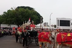 Momen Warga Antusias...