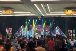 Beri Penghargaan Desa dan Kelurahan Berprestasi, Tito: Dorong Inovasi Layanan Publik