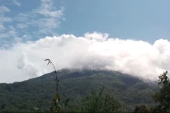 Gempa Guguran Berkurang, Gunung Karangetang Tetap Berstatus Siaga