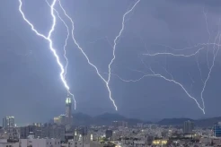 Viral! Menara Jam Kakbah...