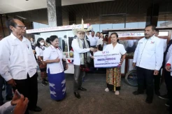 Dapat Bantuan Gerobak Usaha, Pelaku UMKM di Kupang: Terima Kasih Perindo