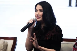 AMERO x Livette by Liliana Tanoesoedibjo Bawa  Tenun Indonesia di New York Fashion Week 2024