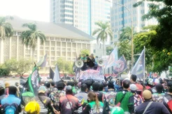 Ratusan Pengemudi Ojol...