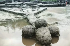 Kisah Pemasangan Bola-bola...