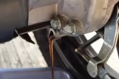 4 Ciri-ciri Oli Gardan Motor Matic Sudah Habis