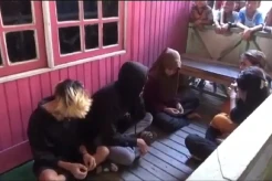 5 Remaja Digerebek Warga...