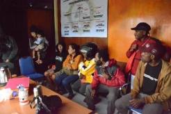 Personel TNI-Polri Evakuasi 9 Warga Pegunungan Bintang Usai Diserang KKB
