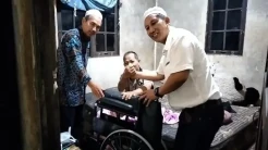 MNC Peduli Bagikan Kursi Roda ke Penyandang Tunadaksa di Banjar