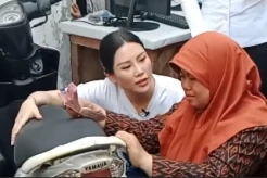 Dapat Bantuan Modal dari Angela Tanoesoedibjo, Pedagang Pisang Goreng di Surabaya: Ini Sangat Bermanfaat!