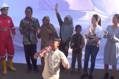 Disaksikan Angela Tanoesoedibjo, Penyanyi Cilik Farel Prayoga Meriahkan Bedah Rumah di Sidoarjo