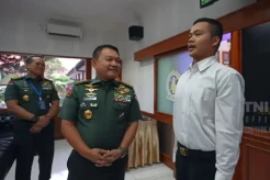 Mengharukan! Kuasai 4 Bahasa Asing, Anak Buruh Diloloskan Jenderal Dudung Masuk Bintara TNI AD