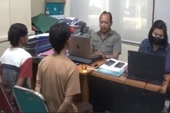 2 Pria di Bangkalan Bertekuk Lutut usai Diajak Kencan Polwan Cantik