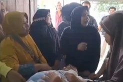 Ngeri! Pria di Tebing Tinggi Ditikam Teman Sendiri di Depan Istri dan Anak