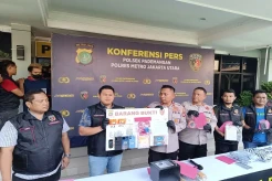 Polisi Tangkap Dua Pengedar...