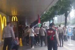 Demo Bela Palestina, Keributan Sempat Terjadi di Depan McD Seberang Sarinah